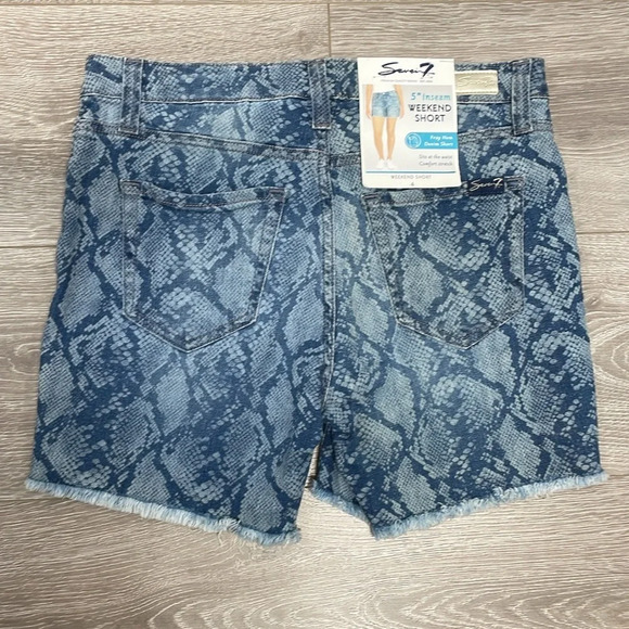 NWT Seven7 5” Inseam Weekend Short Fray Hem Python Indigo Denim 4 - Picture 16 of 16